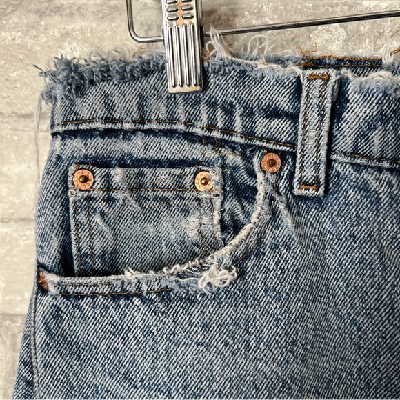 Vintage Levi's 550 Women's 30 Waist. Hand Crafted Cut Off Shorty Shorts. Frayed. - Picture 3 of 8